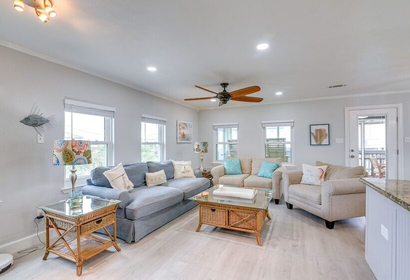 Lovely Crystal Beach House W/ Deck: Walk To Ocean!