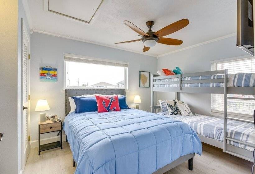 Lovely Crystal Beach House W/ Deck: Walk To Ocean!