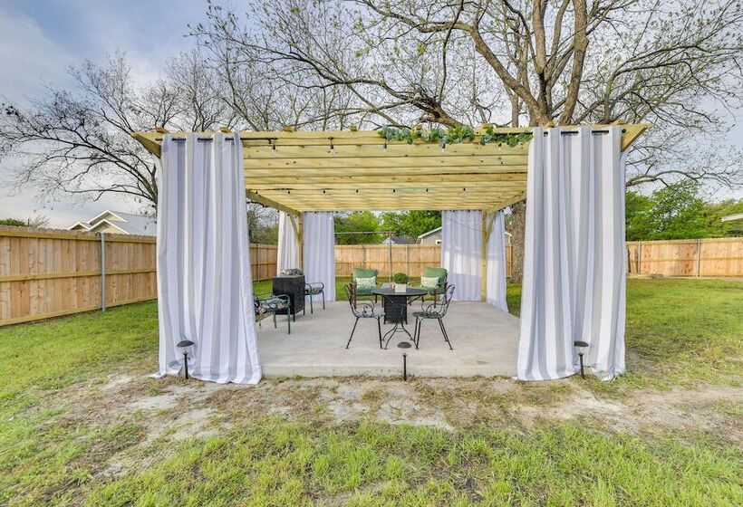 Lovely Home W/ Yard Near Dtwn Waco!