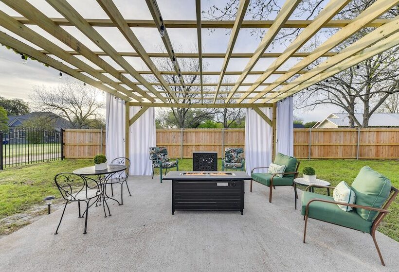 Lovely Home W/ Yard Near Dtwn Waco!
