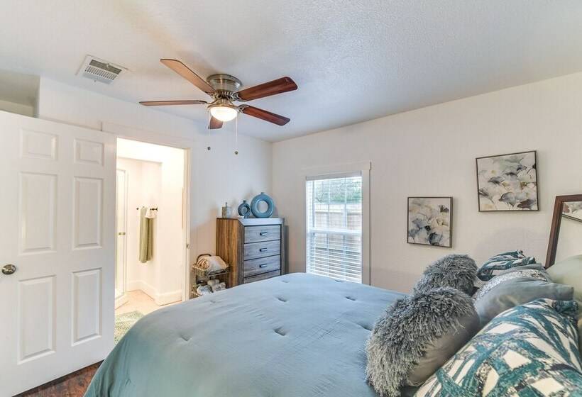 Lovely Home W/ Yard Near Dtwn Waco!