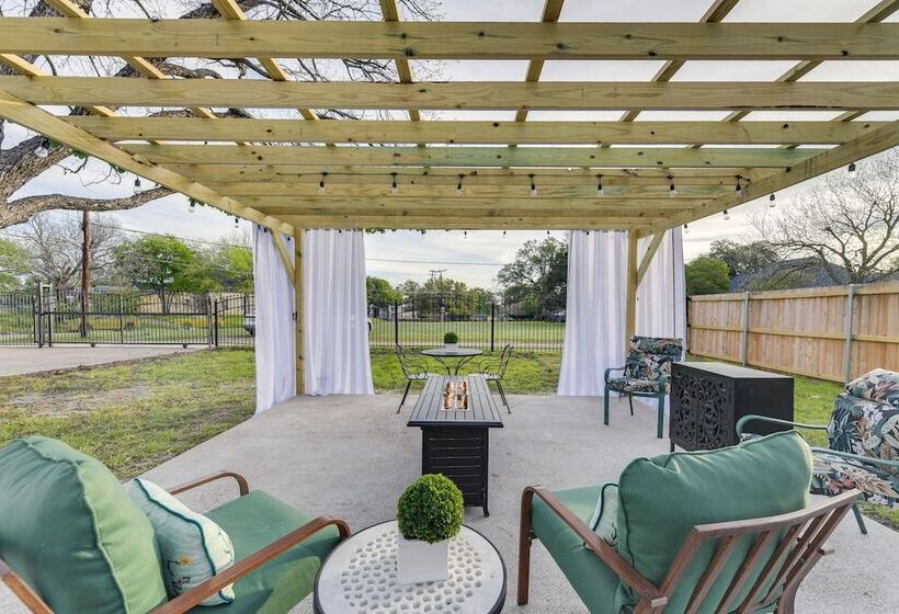 Lovely Home W/ Yard Near Dtwn Waco!