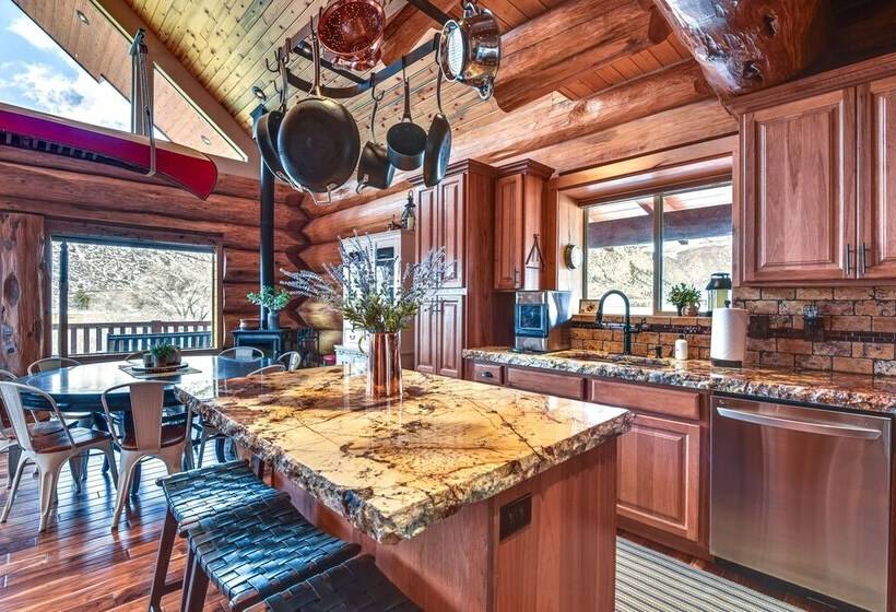 Luxe Family Cabin W/ Deck: Walk To Duchesne River!