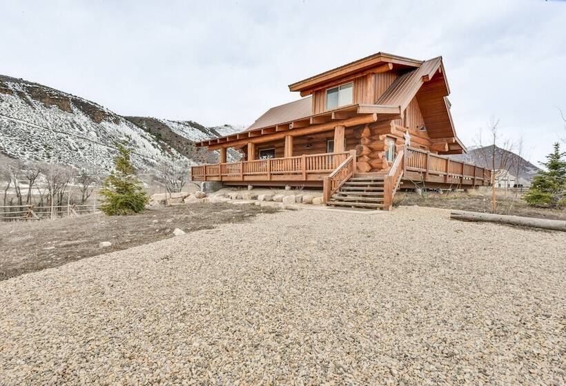 Luxe Family Cabin W/ Deck: Walk To Duchesne River!