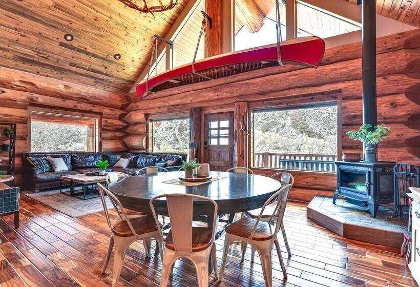 Luxe Family Cabin W/ Deck: Walk To Duchesne River!
