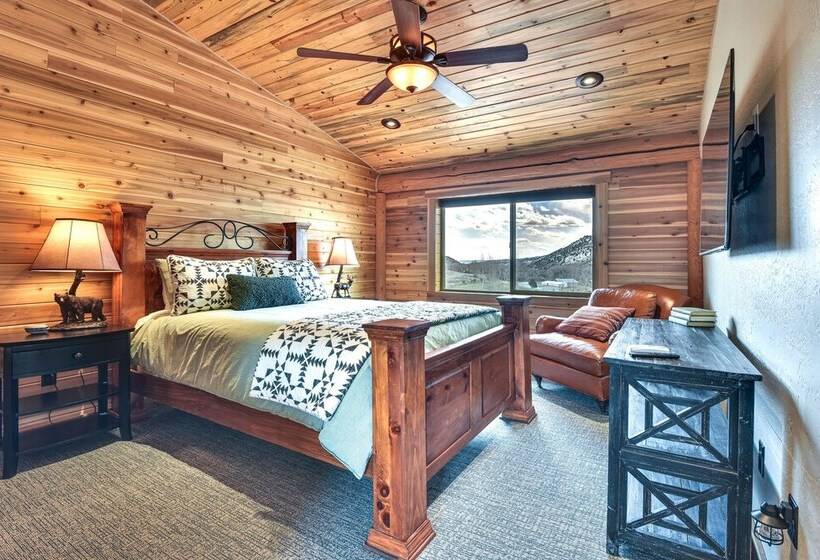 Luxe Family Cabin W/ Deck: Walk To Duchesne River!