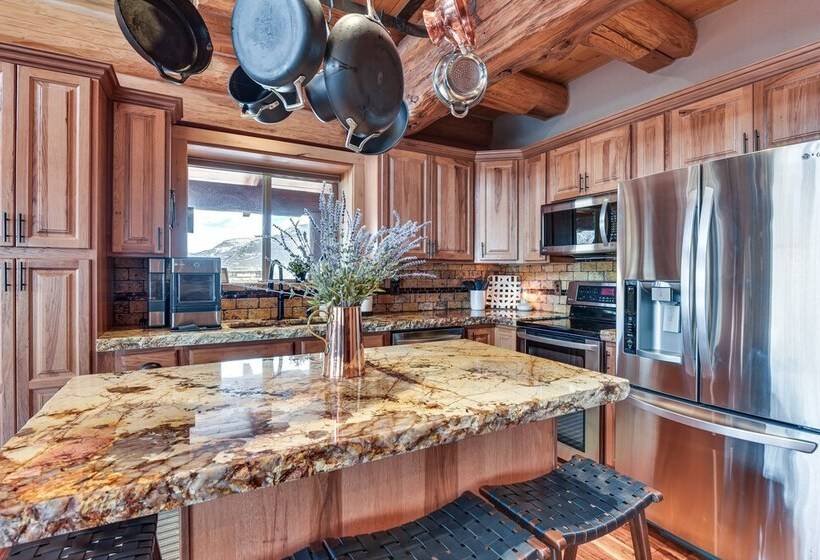 Luxe Family Cabin W/ Deck: Walk To Duchesne River!