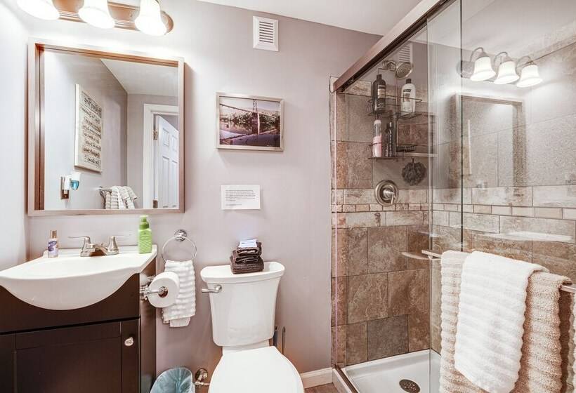 Luxe Virginia Historical Estate W/ Charcoal Grill!