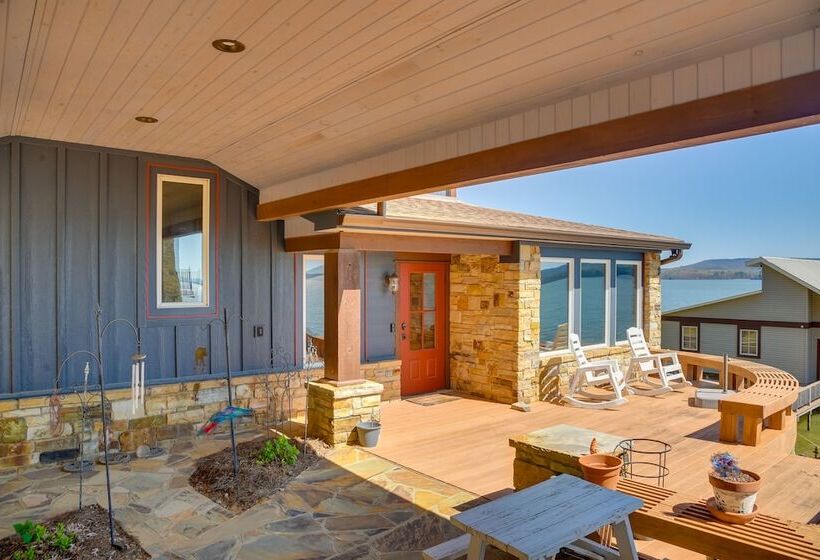 Luxurious Lakefront Paradise In Scottsboro W/ Dock
