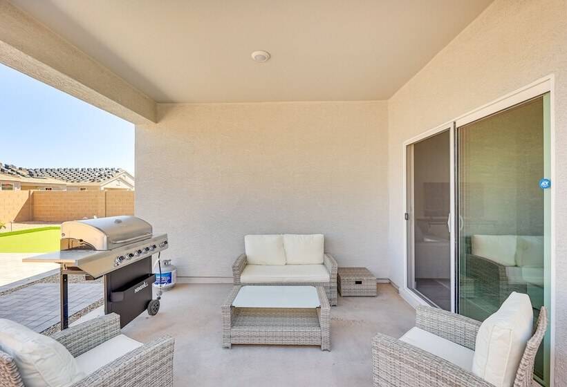 Maricopa Home W/ Putting Green & Covered Patio!
