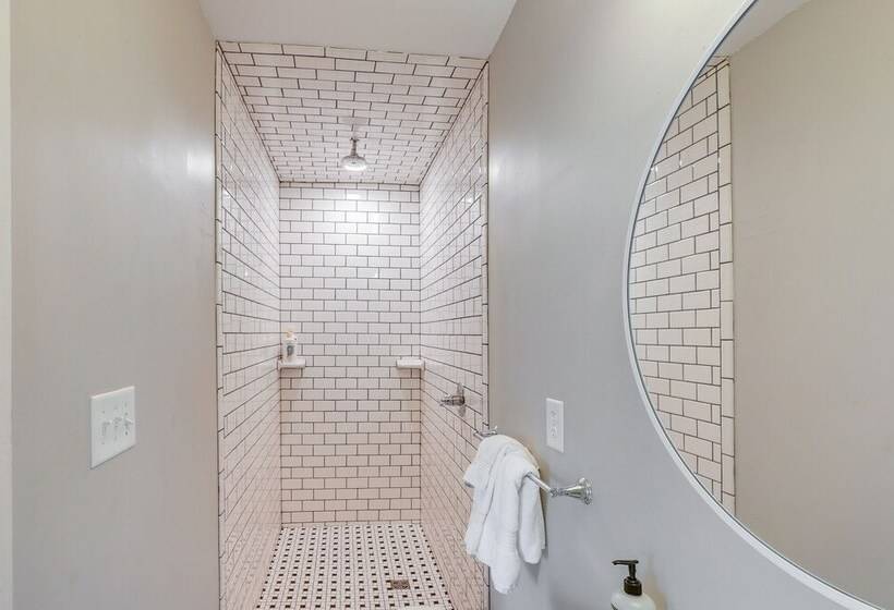 Milledgeville Home W/ Fire Pit + Pond Access!