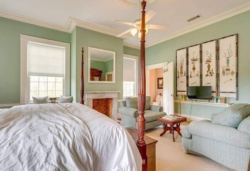 Milledgeville Home W/ Fire Pit + Pond Access!