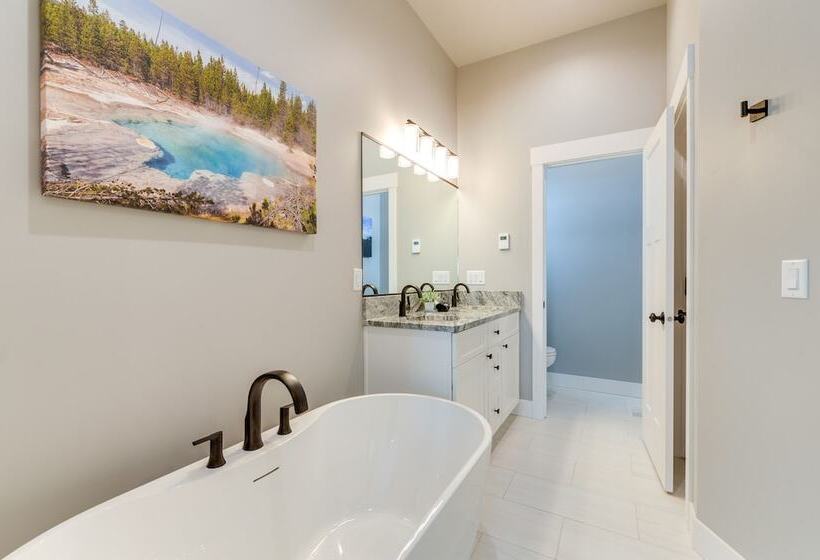 12 Mi To Grand Targhee Resort: Modern Driggs Home