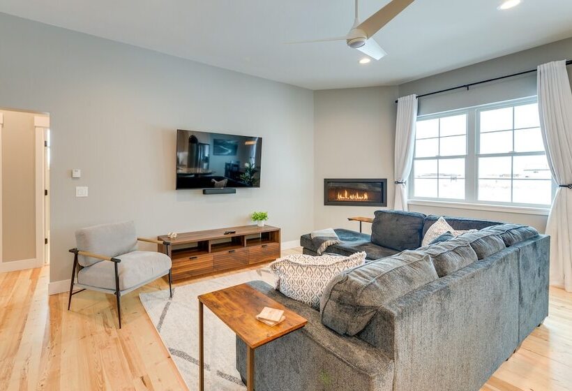 12 Mi To Grand Targhee Resort: Modern Driggs Home