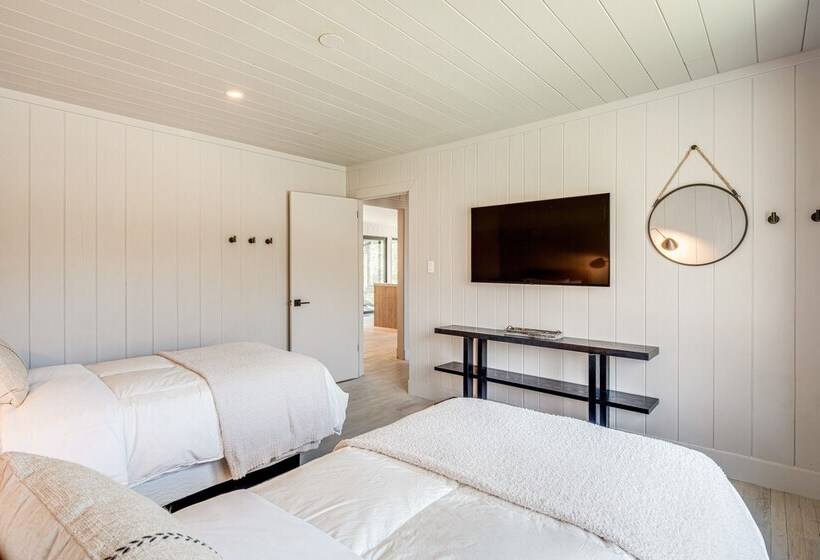 Modern Pisgah Forest Cabin On 60 Wooded Acres!