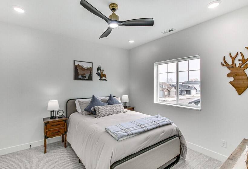 Modern & Spacious Garden City Home W/ Pool Access!