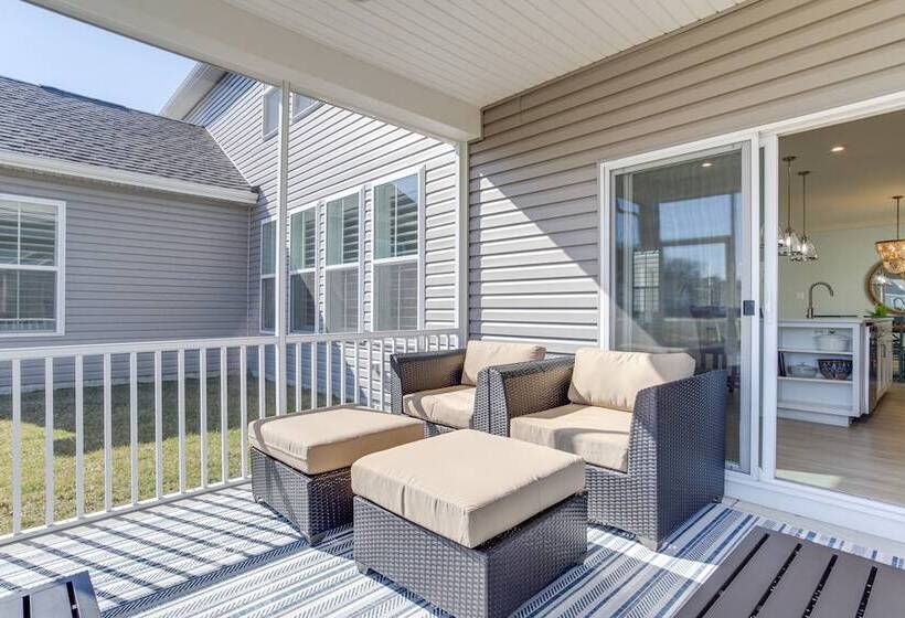 Modern & Spacious Ocean View Home W/ Pool Access