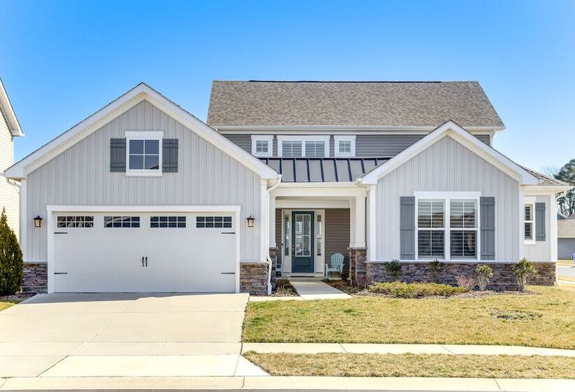 Modern & Spacious Ocean View Home W/ Pool Access