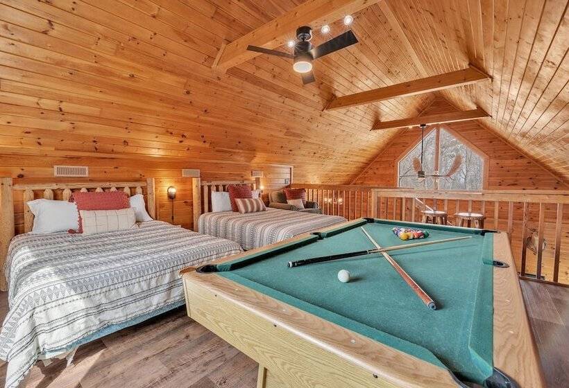 Moosehead Lodge Fantastic Cabin At Lake Douglas!