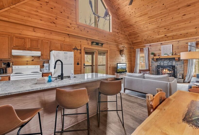 Moosehead Lodge Fantastic Cabin At Lake Douglas!