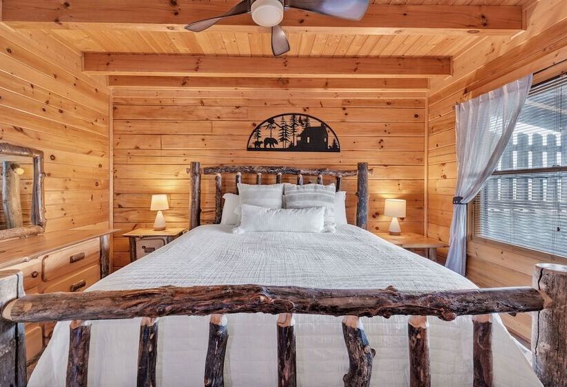 Moosehead Lodge Fantastic Cabin At Lake Douglas!