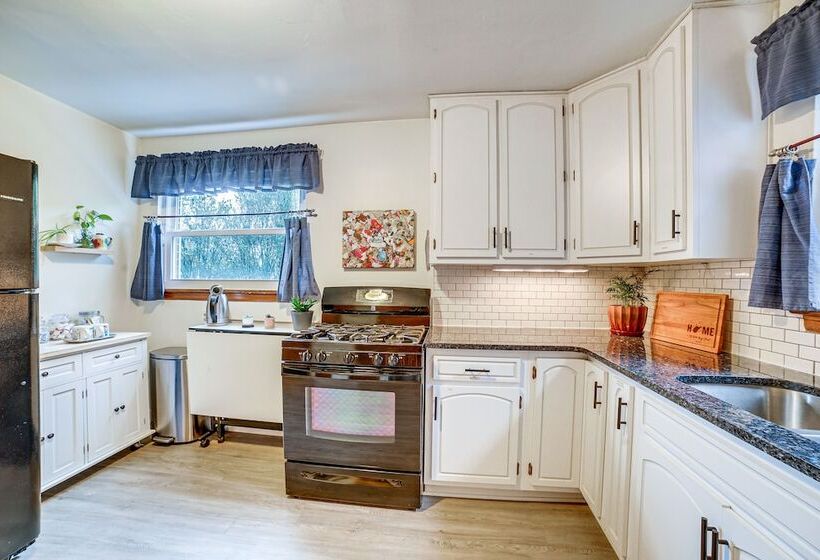 Morgantown Home < 1 Mi To West Virginia University