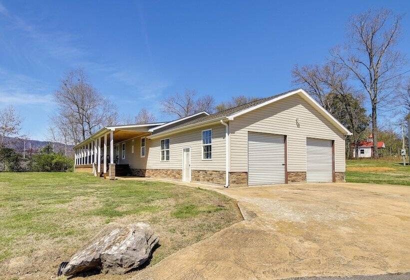 Private Hot Tub & Mountain View: Newport Home