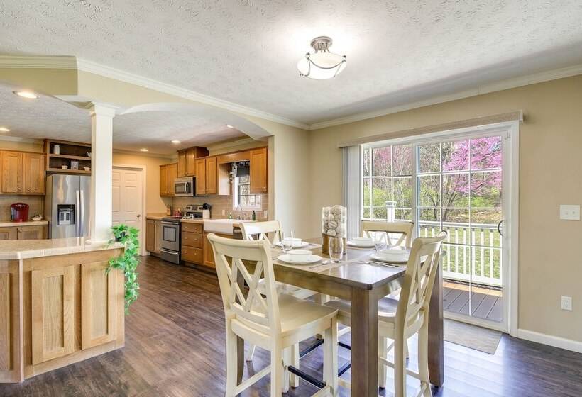 Private Hot Tub & Mountain View: Newport Home