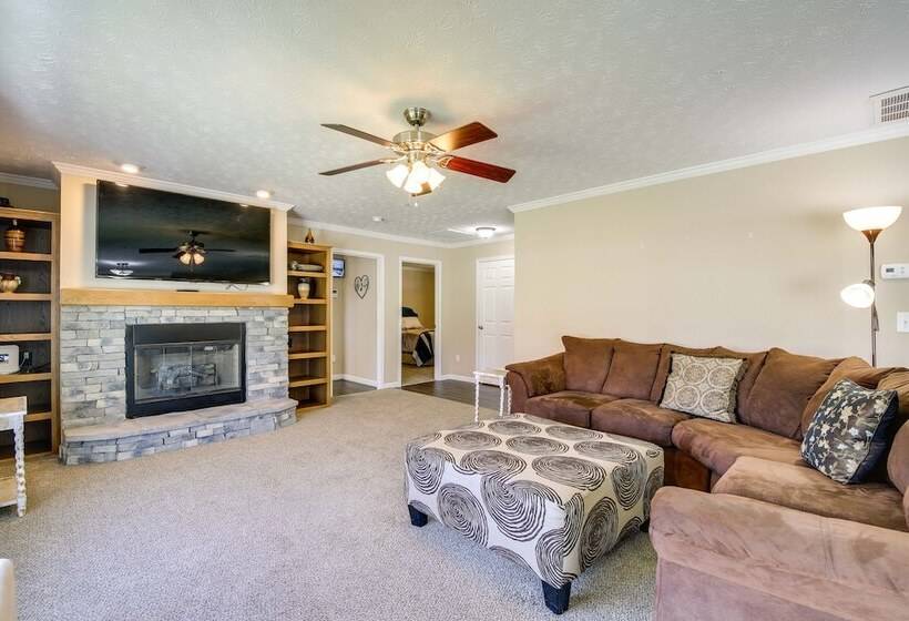 Private Hot Tub & Mountain View: Newport Home