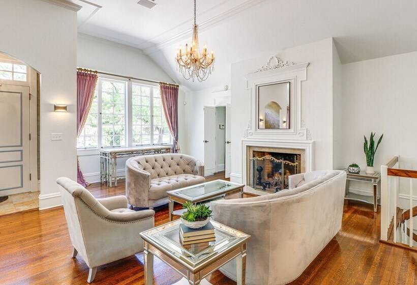 Opulent Ocala Mansion W/ Private Pool & Hot Tub!