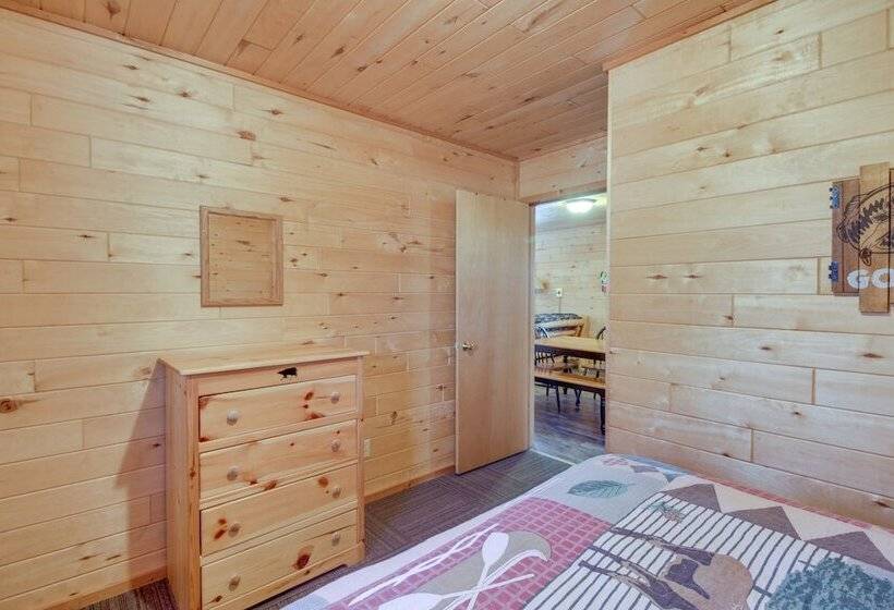 Dock & Resort Amenities: Park Rapids Cabin!