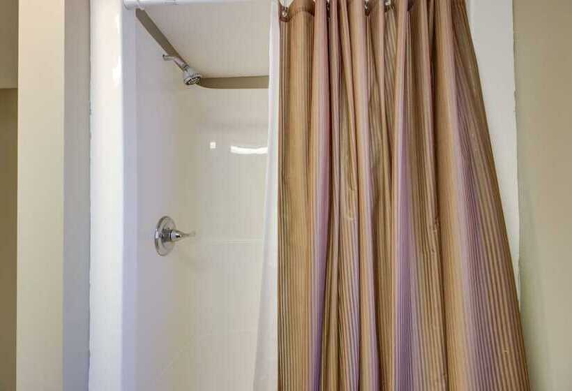 Fire Pit + Lake View: Cozy Park Rapids Cabin