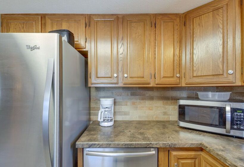 Fire Pit + Lake View: Cozy Park Rapids Cabin