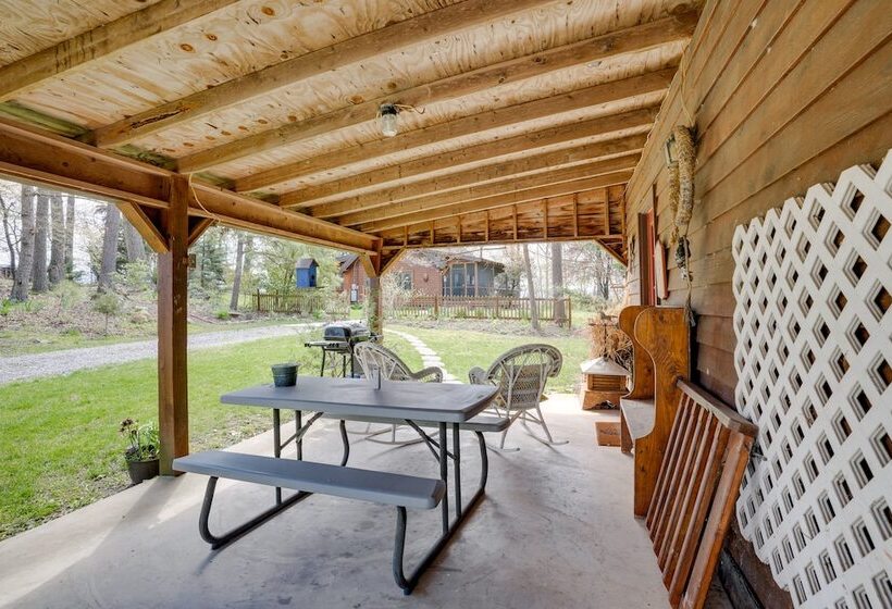 Peaceful Luray Cabin W/ Hot Tub, Deck & Fire Pit!