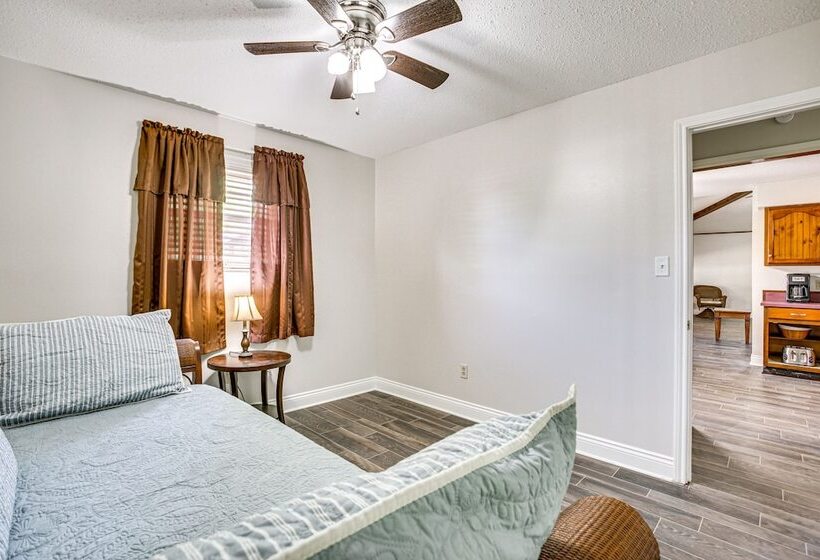 Peaceful Morgan City Home W/ Docks & Canal Access