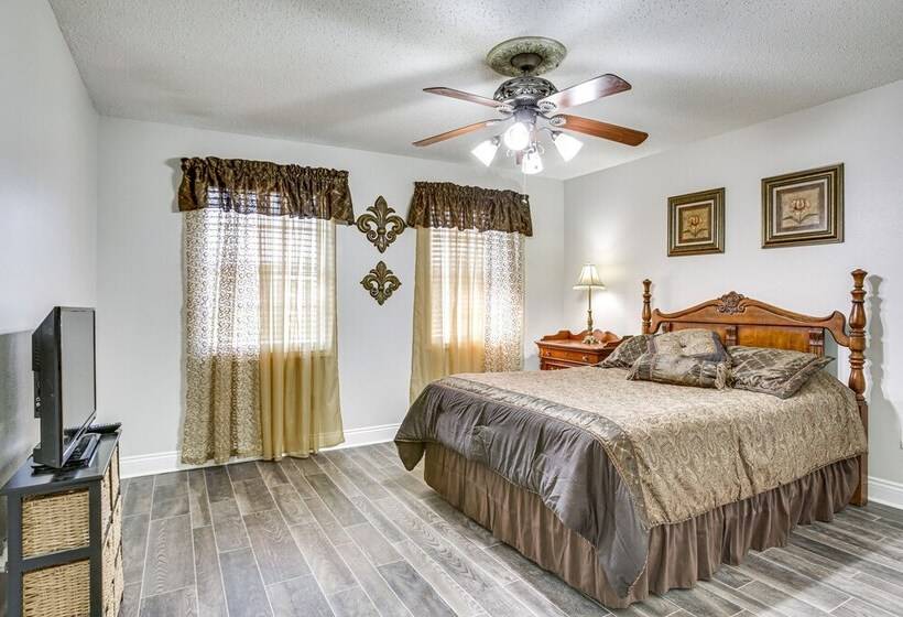 Peaceful Morgan City Home W/ Docks & Canal Access