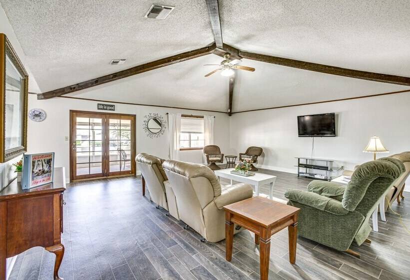 Peaceful Morgan City Home W/ Docks & Canal Access