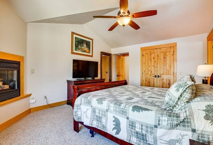 Serene Home W/ Private Hot Tub In Silverthorne