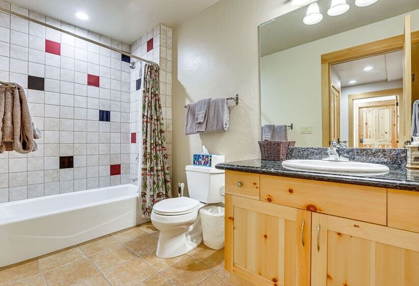 Serene Home W/ Private Hot Tub In Silverthorne