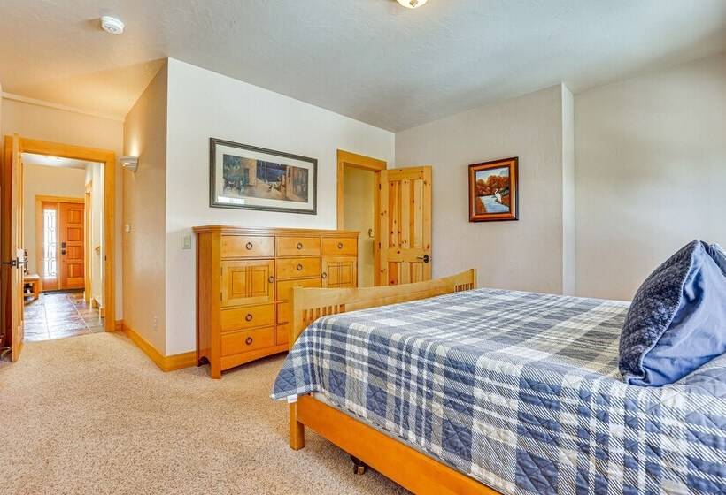 Serene Home W/ Private Hot Tub In Silverthorne