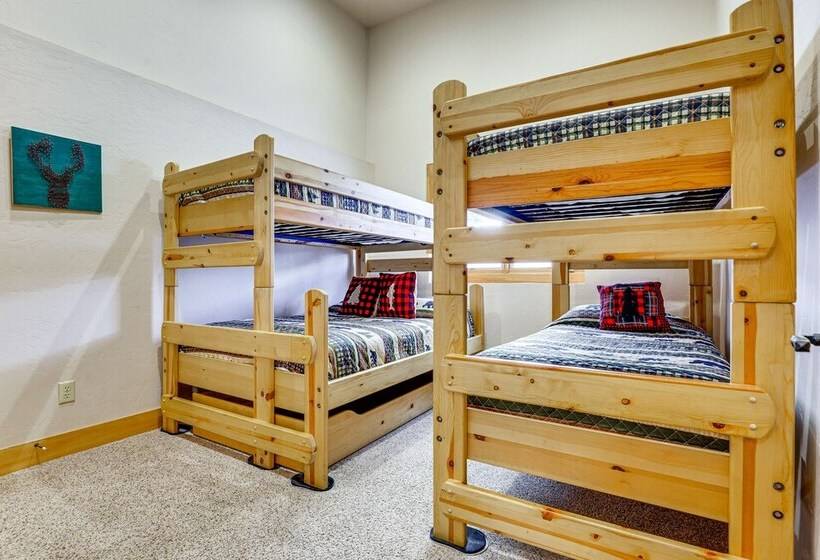 Serene Home W/ Private Hot Tub In Silverthorne