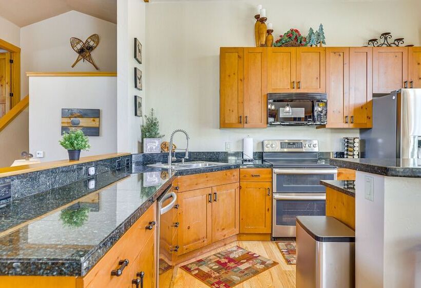 Serene Home W/ Private Hot Tub In Silverthorne