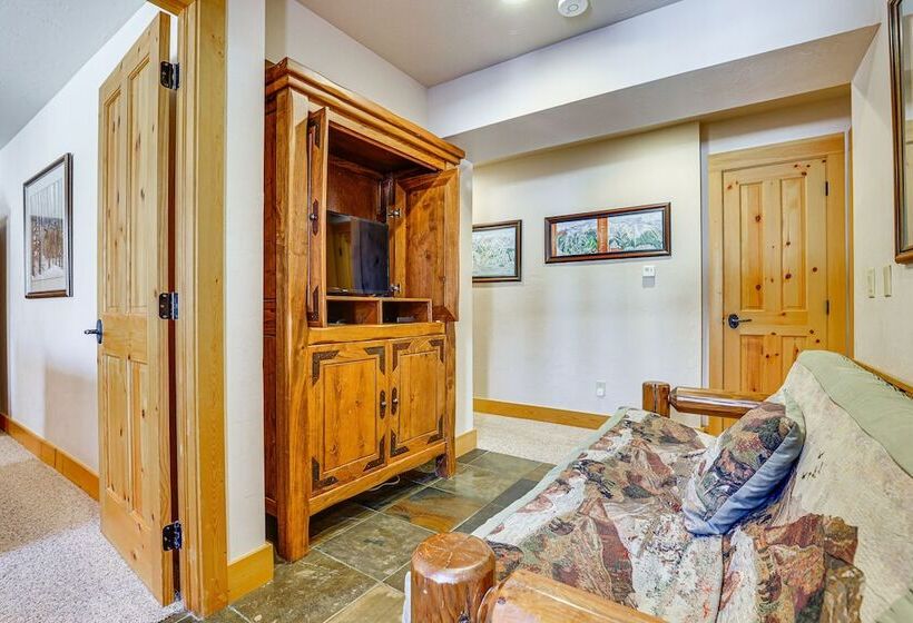 Serene Home W/ Private Hot Tub In Silverthorne
