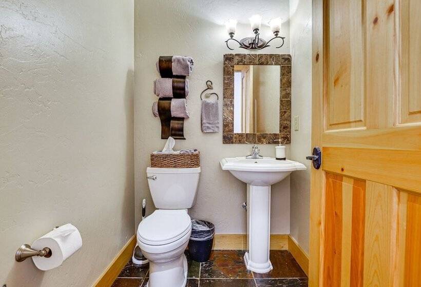 Serene Home W/ Private Hot Tub In Silverthorne