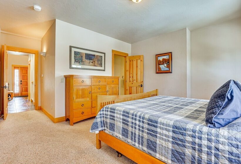 Serene Home W/ Private Hot Tub In Silverthorne