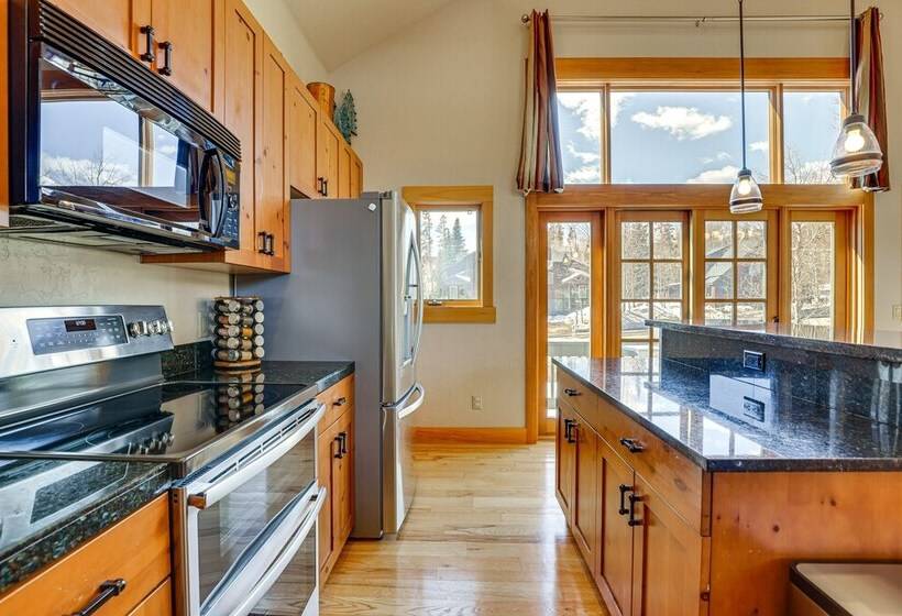 Serene Home W/ Private Hot Tub In Silverthorne