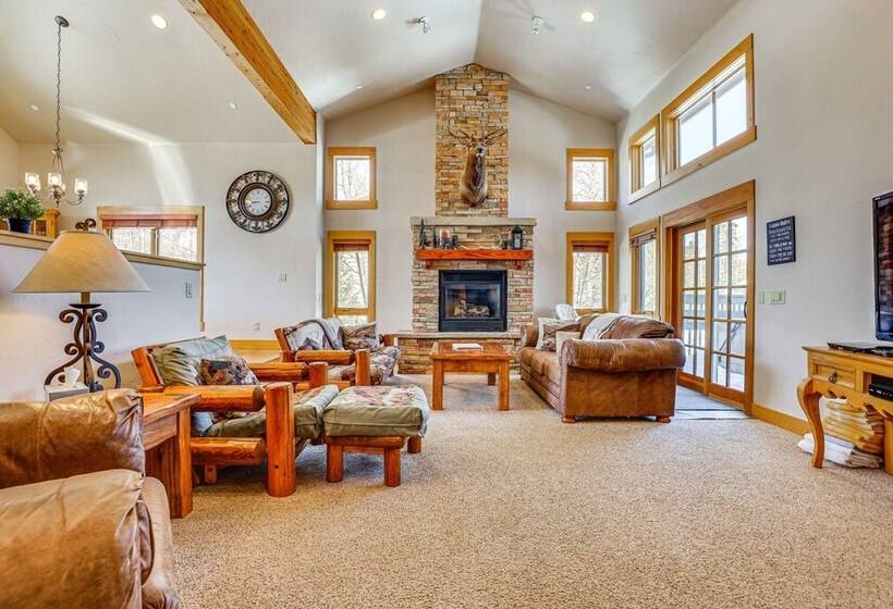Serene Home W/ Private Hot Tub In Silverthorne