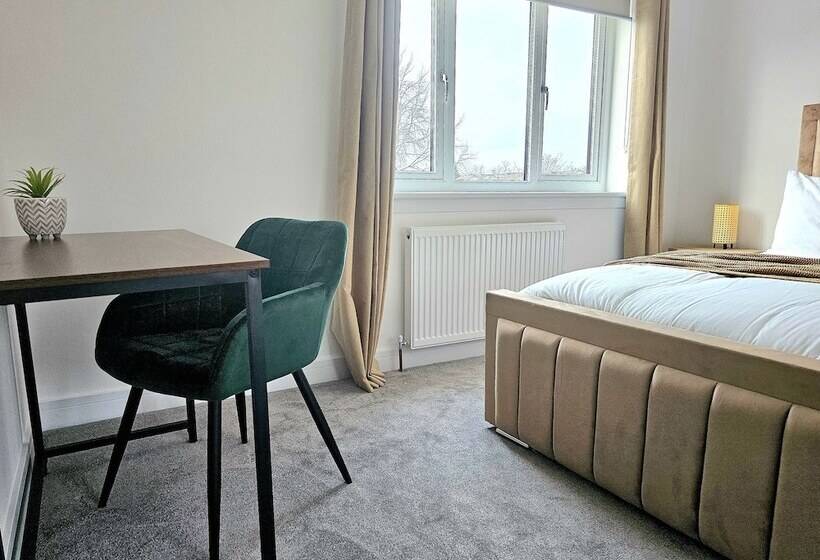 بنسيون Family Home With Free Parking