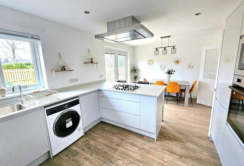 بنسيون Family Home With Free Parking