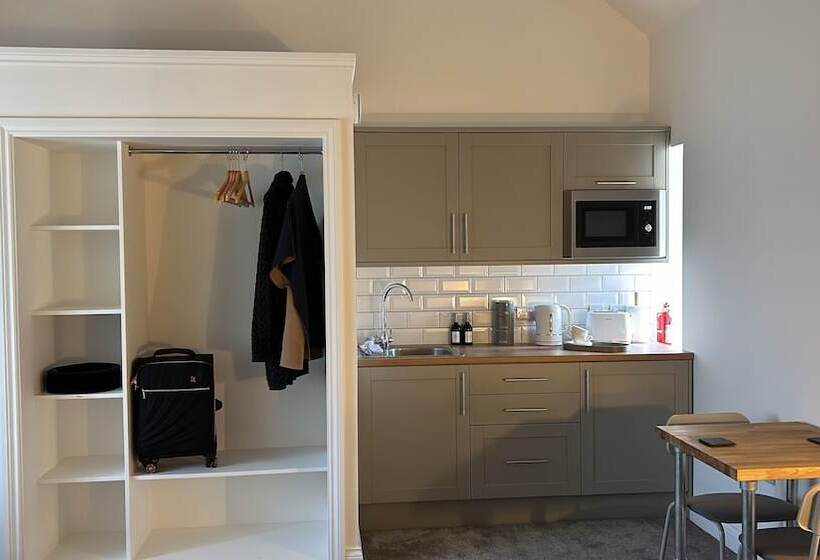 Пансион The Old Stables